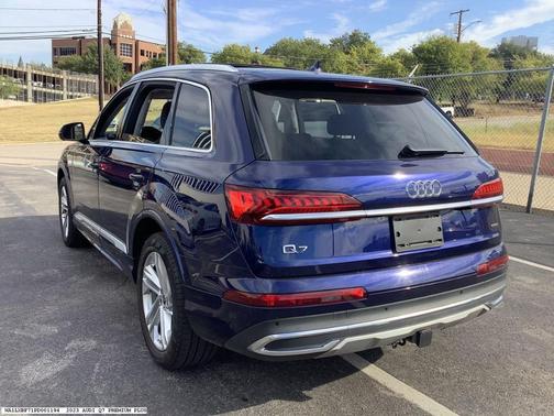 2023 Audi Q7 55 Premium Plus