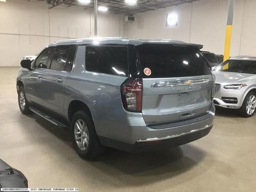 2023 Chevrolet Suburban LS