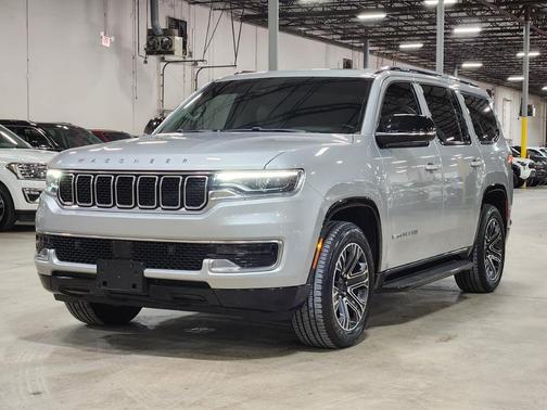 2023 Jeep Wagoneer Base