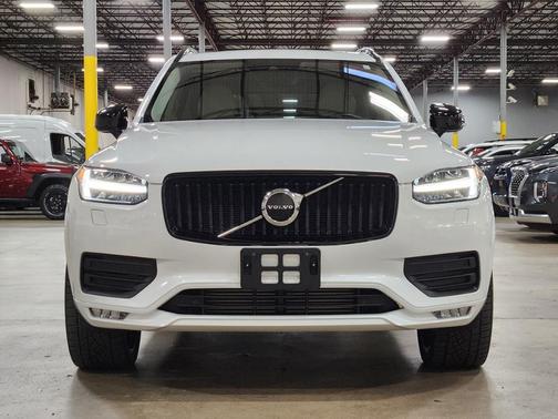 2021 Volvo XC90 T6 Momentum 7 Passenger