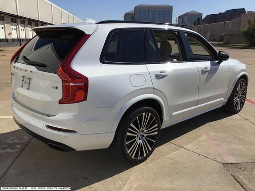 2021 Volvo XC90 T6 Momentum 7 Passenger