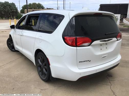 White 2019 Chrysler Pacifica Touring Plus