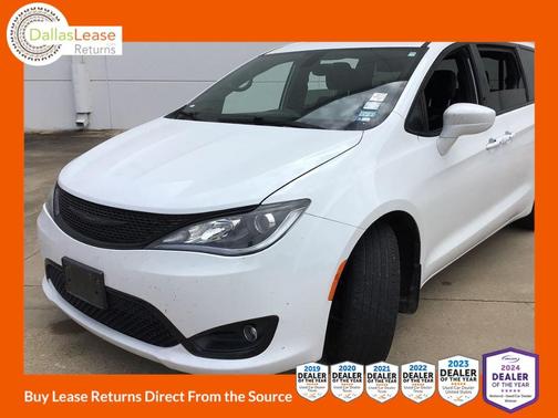 White 2019 Chrysler Pacifica Touring Plus
