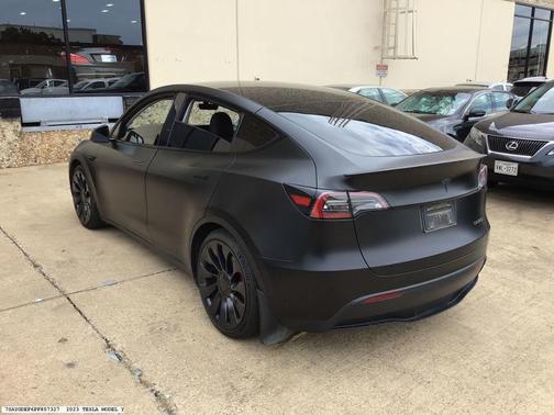 2023 Tesla Model Y Performance