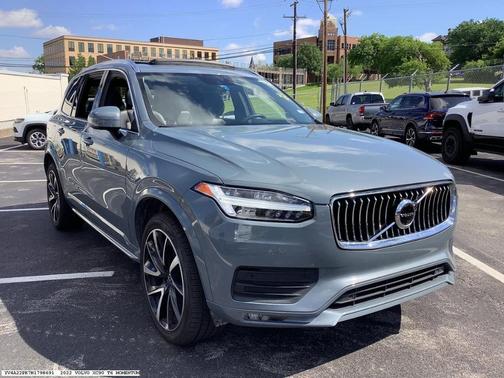 2022 Volvo XC90 T6 Momentum 7 Passenger