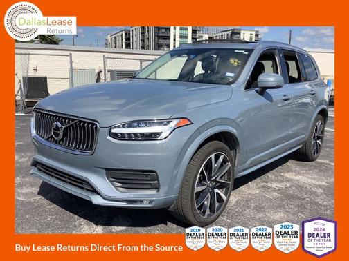 2022 Volvo XC90 T6 Momentum 7 Passenger