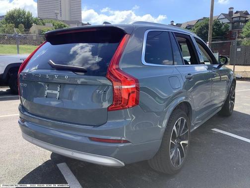 2022 Volvo XC90 T6 Momentum 7 Passenger