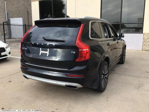 2021 Volvo XC90 T5 Momentum 7 Passenger