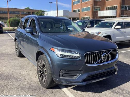 White 2020 Volvo XC90 T5 Momentum 7 Passenger