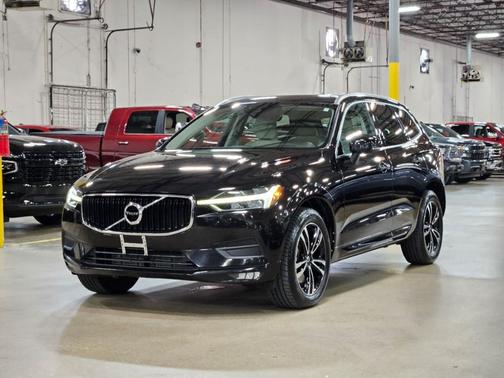 2021 Volvo XC60 T6 Momentum
