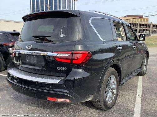2022 INFINITI QX80 Luxe