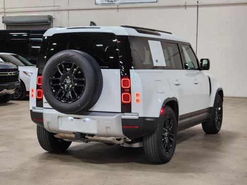 2024 Land Rover Defender P300