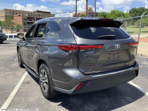 2022 Toyota Highlander XLE