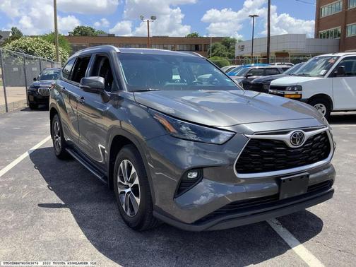 2022 Toyota Highlander XLE