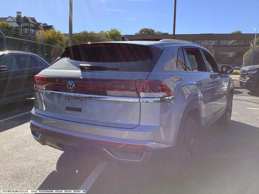 2024 Volkswagen Atlas Cross Sport 2.0T SE w/Technology