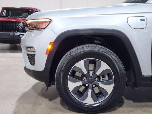 2022 Jeep Grand Cherokee 4xe Base