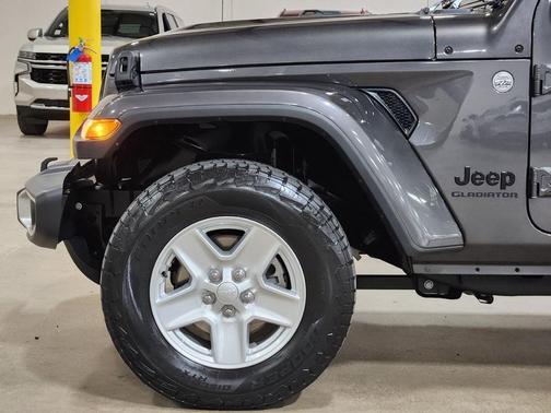 2021 Jeep Gladiator Sport