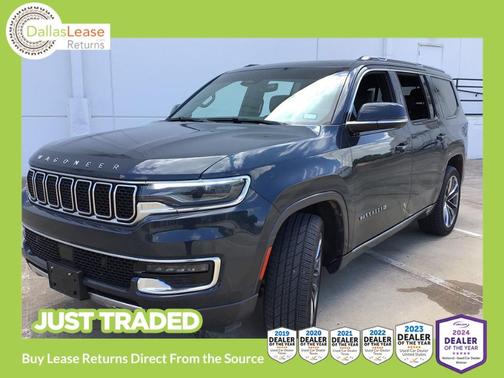 Gray 2022 Jeep Wagoneer Series III