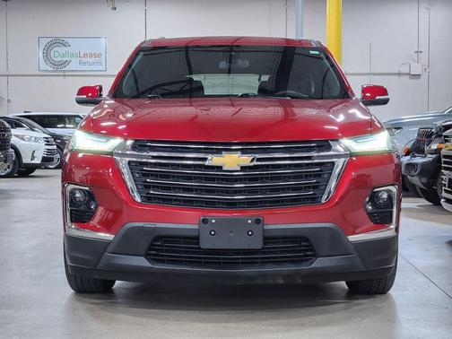 Red 2023 Chevrolet Traverse LT Cloth