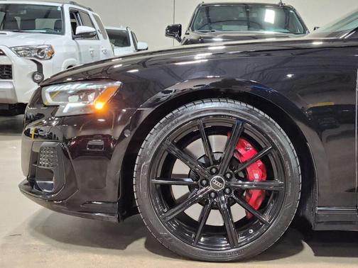 Mythos Black Metallic 2023 Audi S8 4.0T quattro