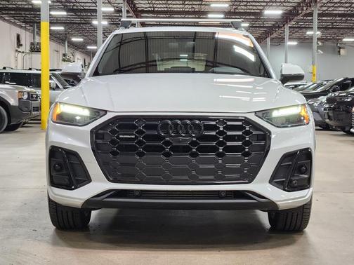 Glacier White Metallic 2022 Audi Q5 45 S line Premium Plus