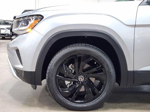 2022 Volkswagen Atlas 3.6L SE w/Technology