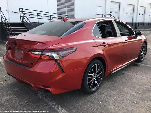 2022 Toyota Camry SE