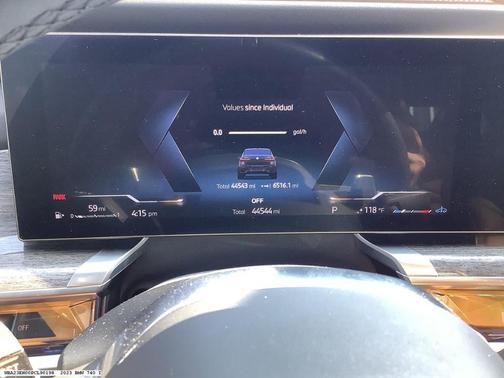 2023 BMW 740 i