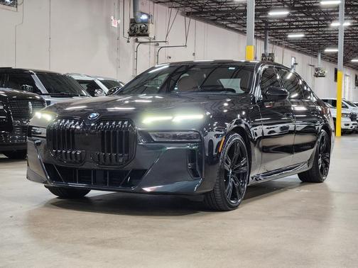 2023 BMW 740 i