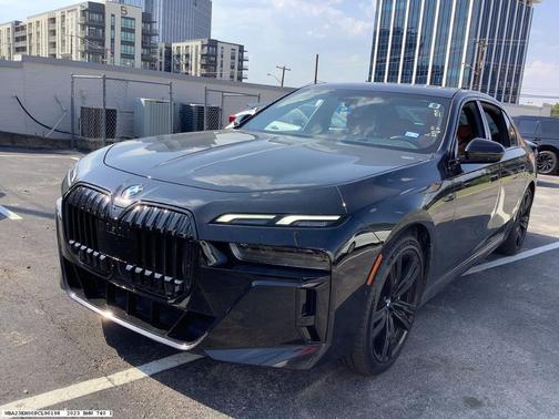 2023 BMW 740 i