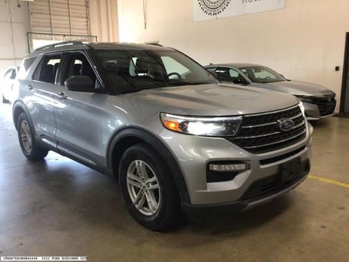Silver 2022 Ford Explorer XLT