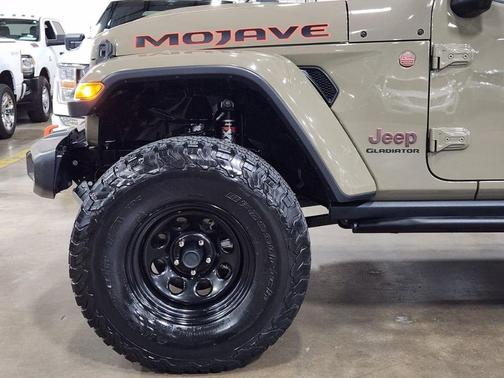 Gator Clearcoat 2020 Jeep Gladiator Mojave