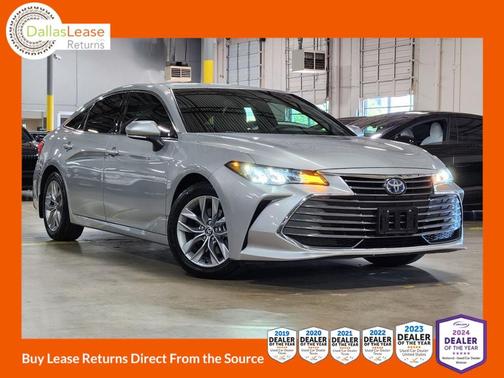 2022 Toyota Avalon Hybrid XLE