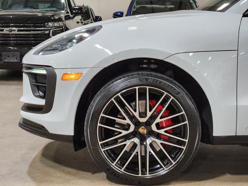 White 2023 Porsche Macan S