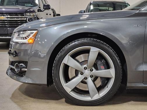 2015 Audi S8 4.0T quattro
