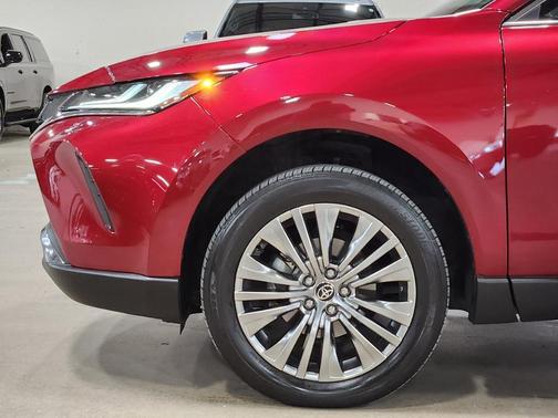 2022 Toyota Venza XLE