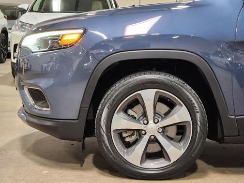 Blue 2020 Jeep Cherokee Limited