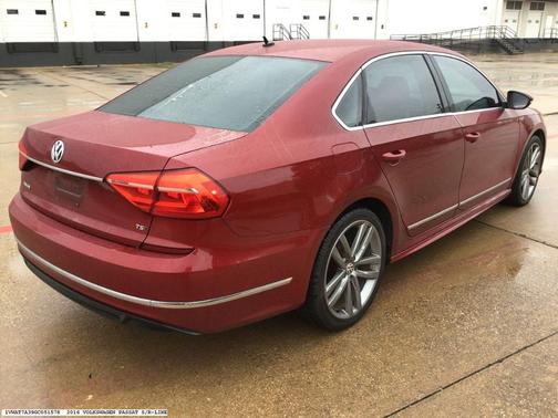 2016 Volkswagen Passat 1.8T R-Line w/ Comfort