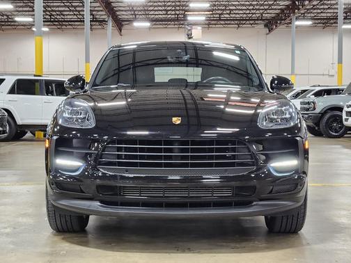 2021 Porsche Macan Base