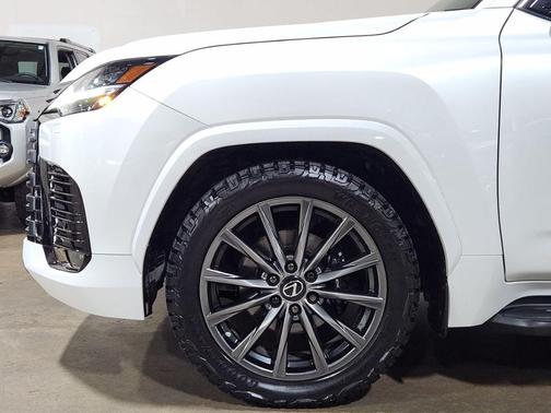 2023 Lexus LX 600 Premium