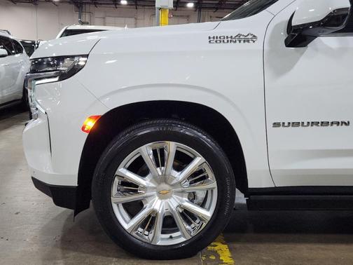 2023 Chevrolet Suburban High Country