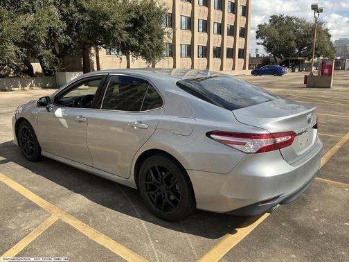 2020 Toyota Camry Hybrid XLE