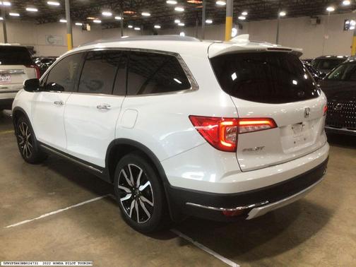 2022 Honda Pilot Touring 7-Passenger