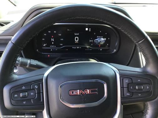 2023 GMC Yukon SLT