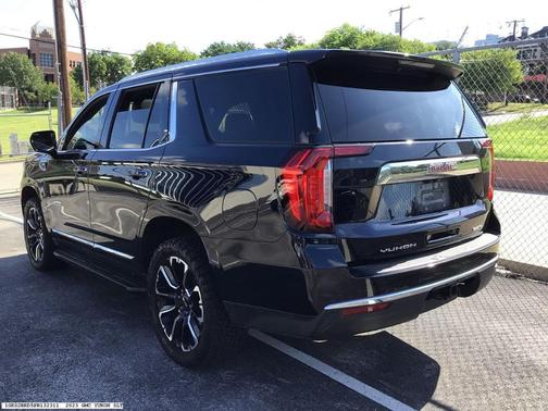 2023 GMC Yukon SLT