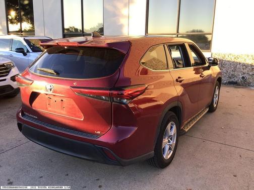 2022 Toyota Highlander LE