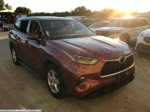 2022 Toyota Highlander LE