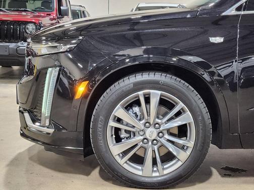 2022 Cadillac XT6 Premium Luxury FWD