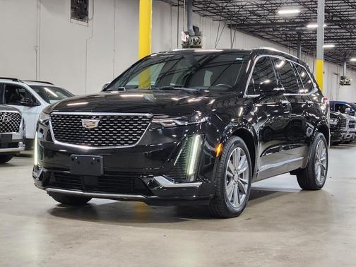 2022 Cadillac XT6 Premium Luxury FWD