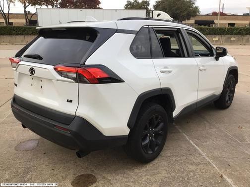 2021 Toyota RAV4 LE